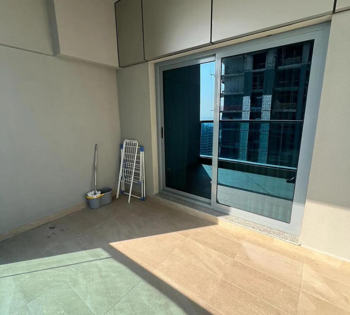 Apartment Elegant Studio With Burj Khalifa & Canal View - 1901 Dubai