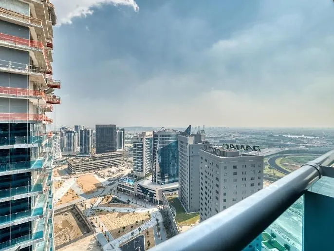 Elegant Studio With Burj Khalifa & Canal View - 1901 Dubai