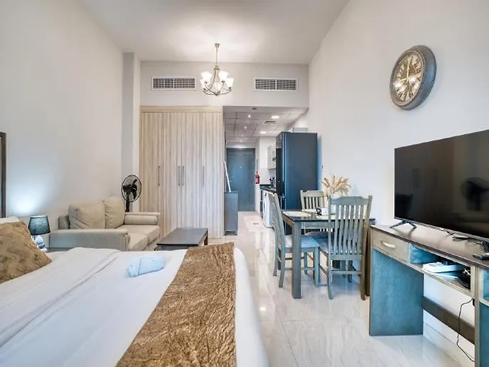 Elegant Studio With Burj Khalifa & Canal View - 1901 Dubai 0*,