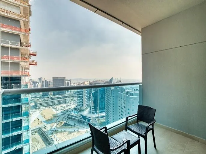 Elegant Studio With Burj Khalifa & Canal View - 1901 Dubai