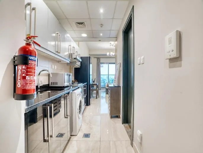 Elegant Studio With Burj Khalifa & Canal View - 1901 Dubai Apartment